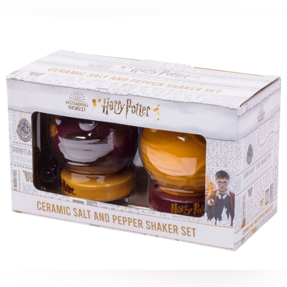 Salt and Peoper Shaker Set